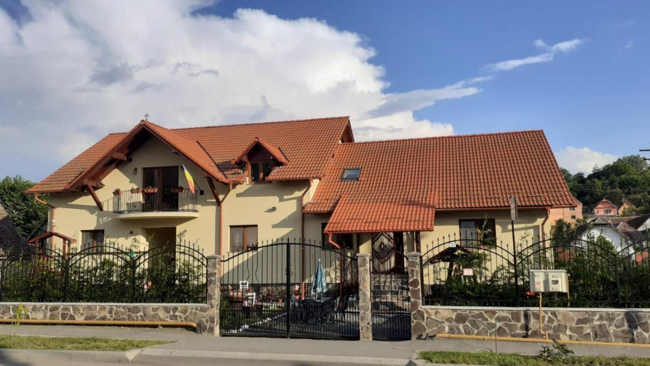 Casa Raisa & Maria Hotel Окна Сибиулуй Екстериор снимка